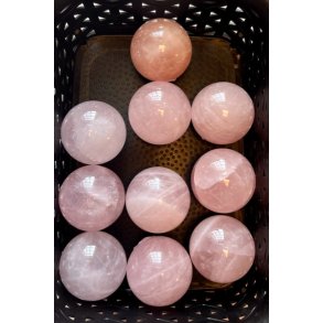 Rosenkvarts kugle 4 cm